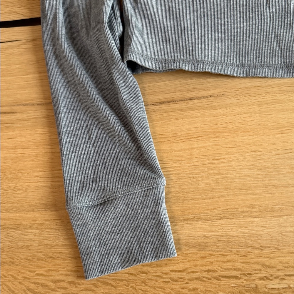 Vuori Heather Gray Long Sleeve Crew Tee - Picture 9 of 13